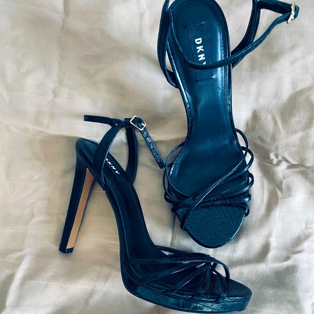 Brand New, DKNY  (Donna KAREN) SEXY High heels!